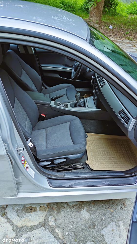 BMW Seria 3 320i - 10