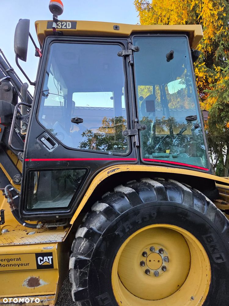 Caterpillar CAT 432D - 7
