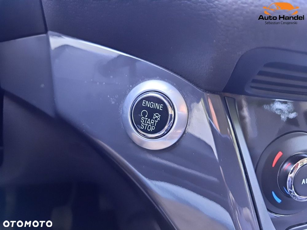 Ford Kuga 1.5 EcoBoost 2x4 Titanium - 30