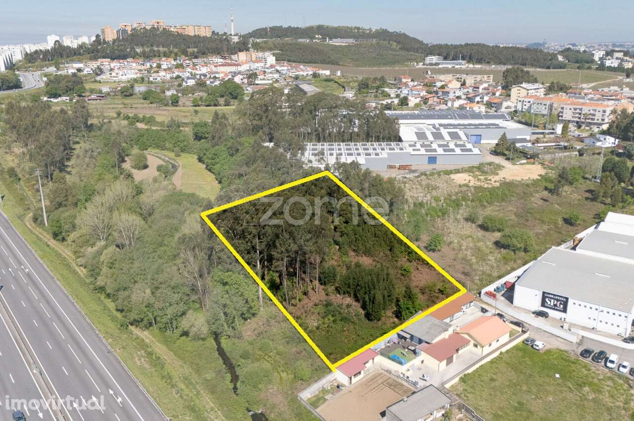 Terreno com Forte Potencial Urbanístico em Gaia - Grande imagem: 2/13