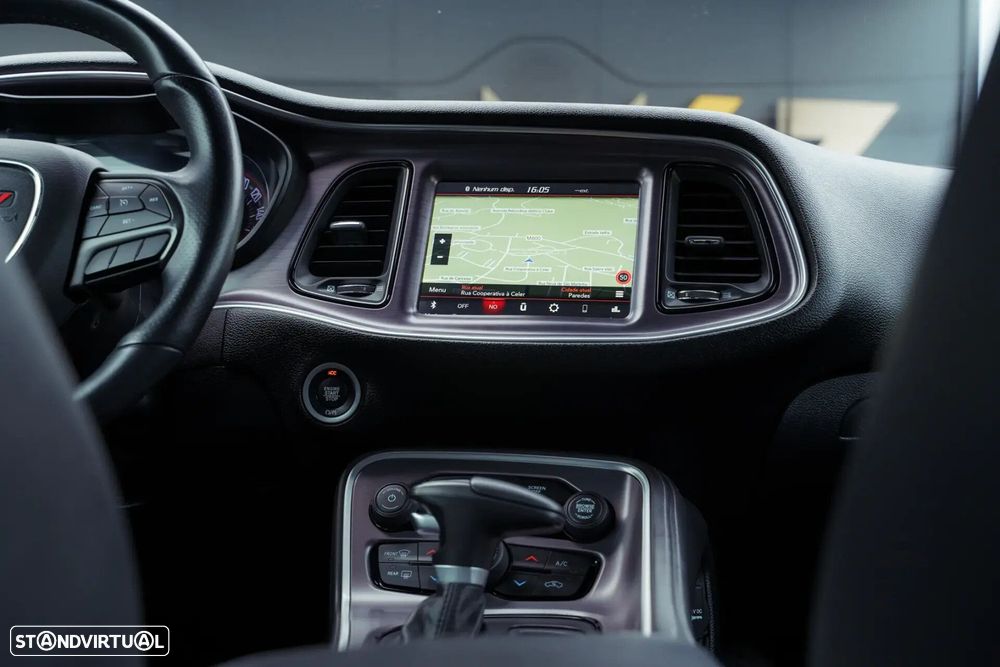 Dodge Challenger - 17