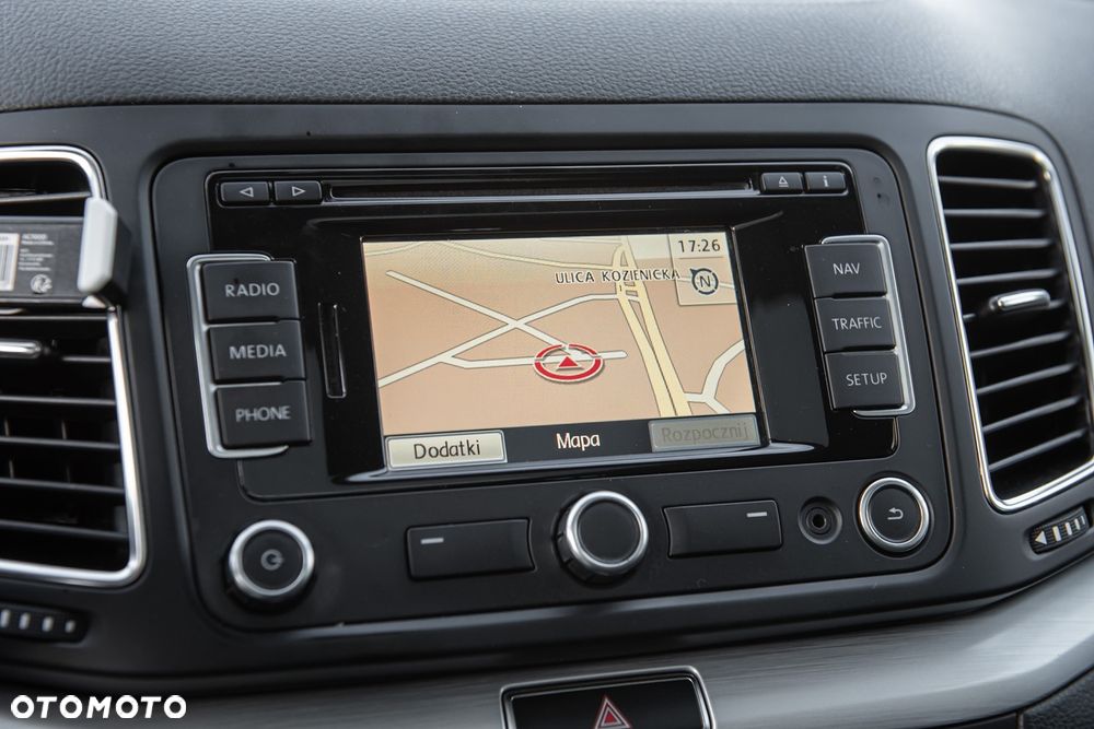 Volkswagen Sharan 2.0 TDI DSG BlueMotion Technology Highline - 26