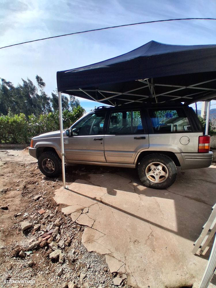 Jeep Grand Cherokee - 1