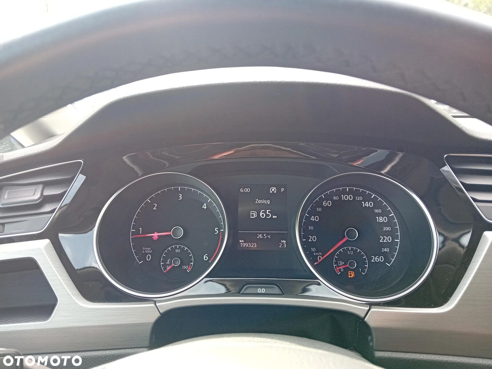 Volkswagen Touran 2.0 TDI BMT Comfortline DSG - 29