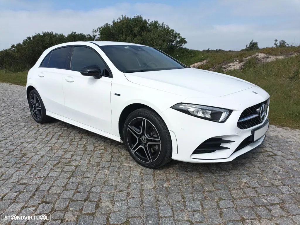 Mercedes-Benz A 250 e AMG Line - 1