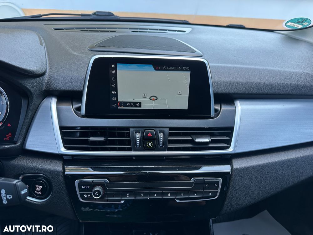 BMW Seria 2 218d Sport-Aut. Sport Line - 17