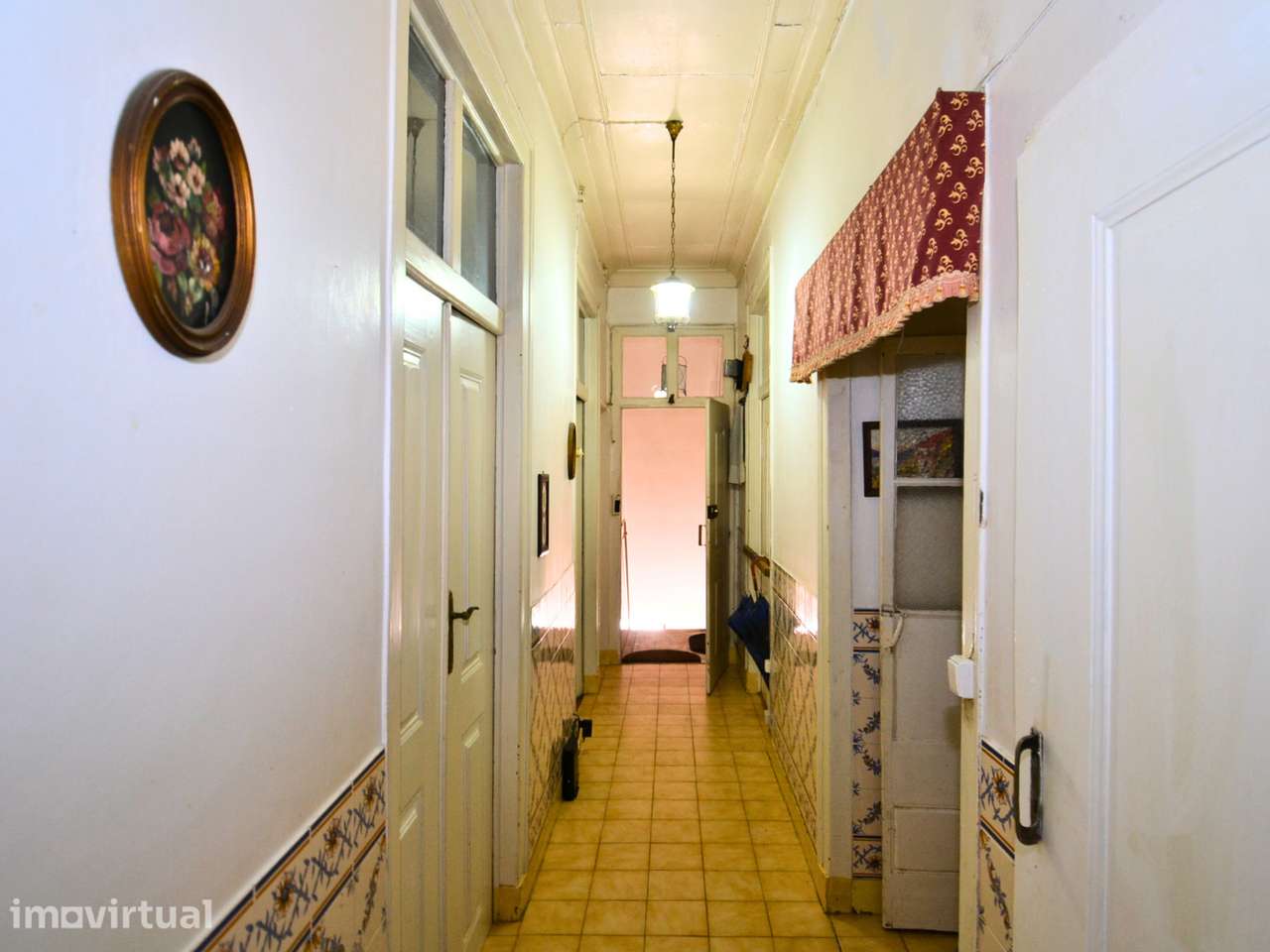 Prédio no Centro Histórico de Santarém - Grande imagem: 3/21