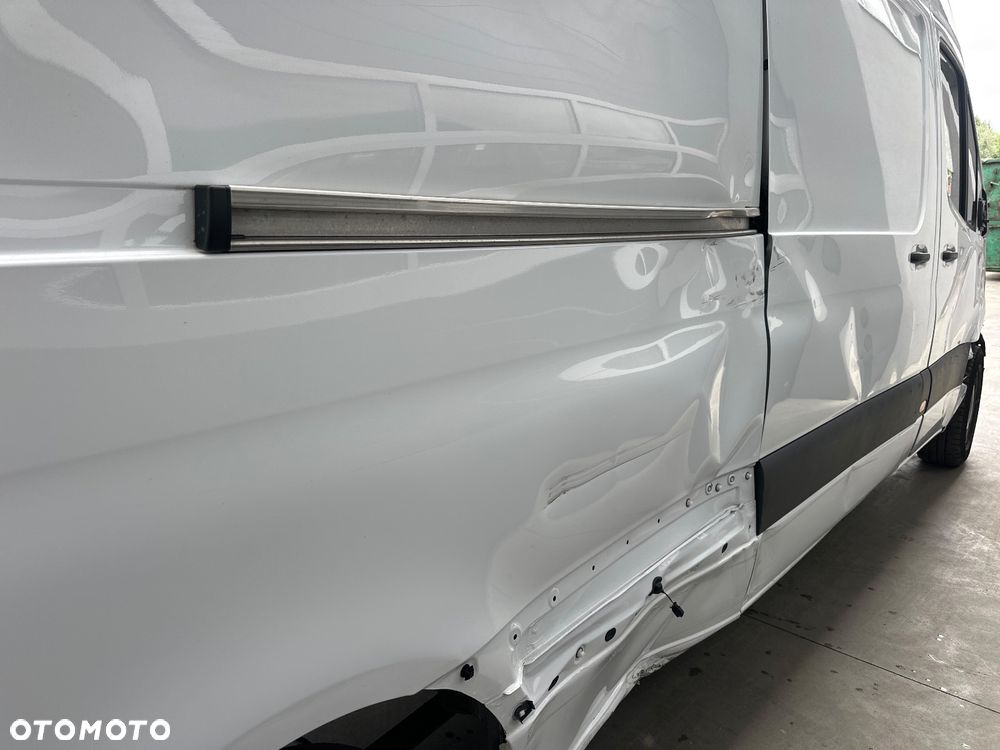 Mercedes-Benz SPRINTER - 21