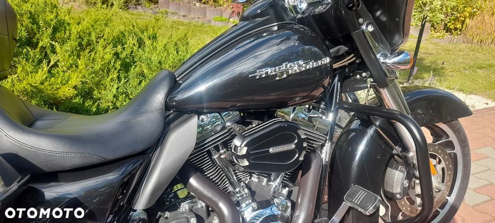Harley-Davidson Touring Street Glide - 12