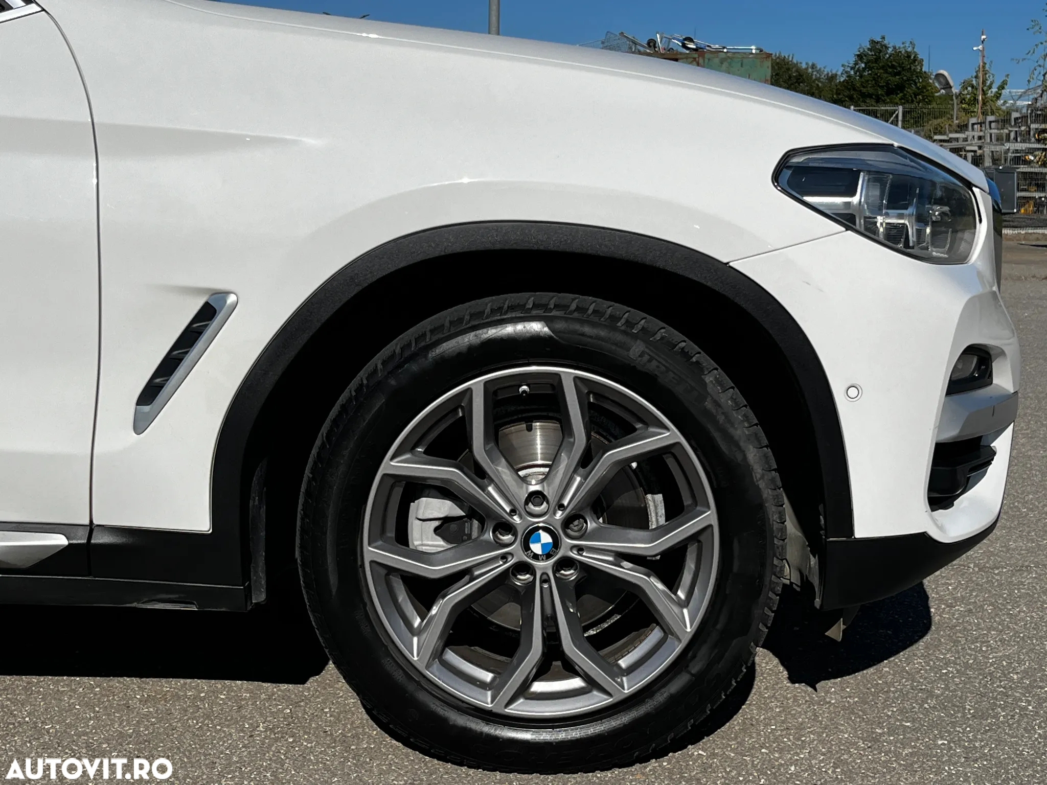 BMW X3 xDrive20i AT - 29