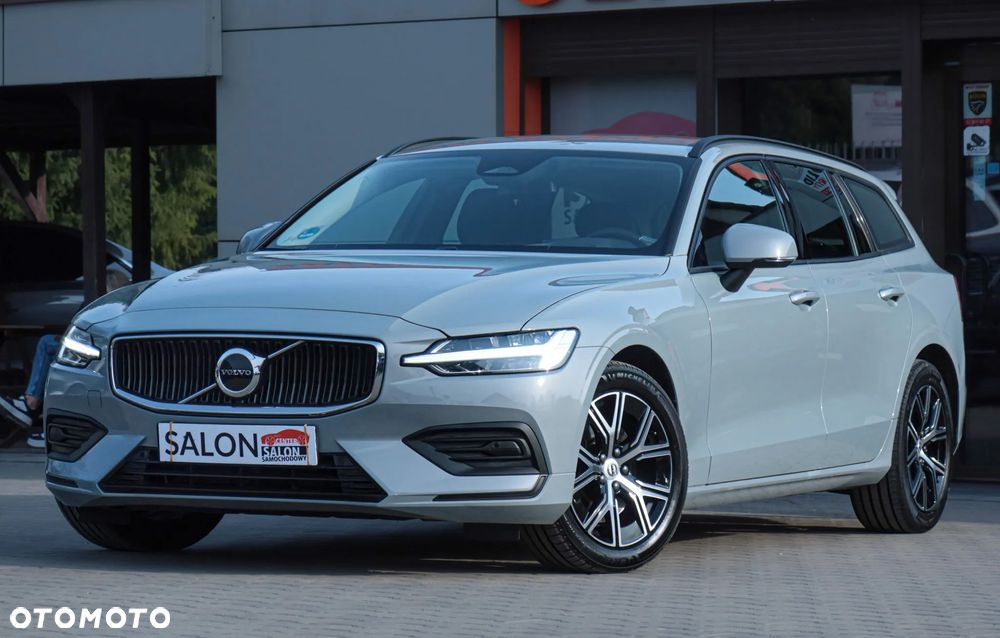 Volvo V60 B3 B DKG Momentum Pro - 1