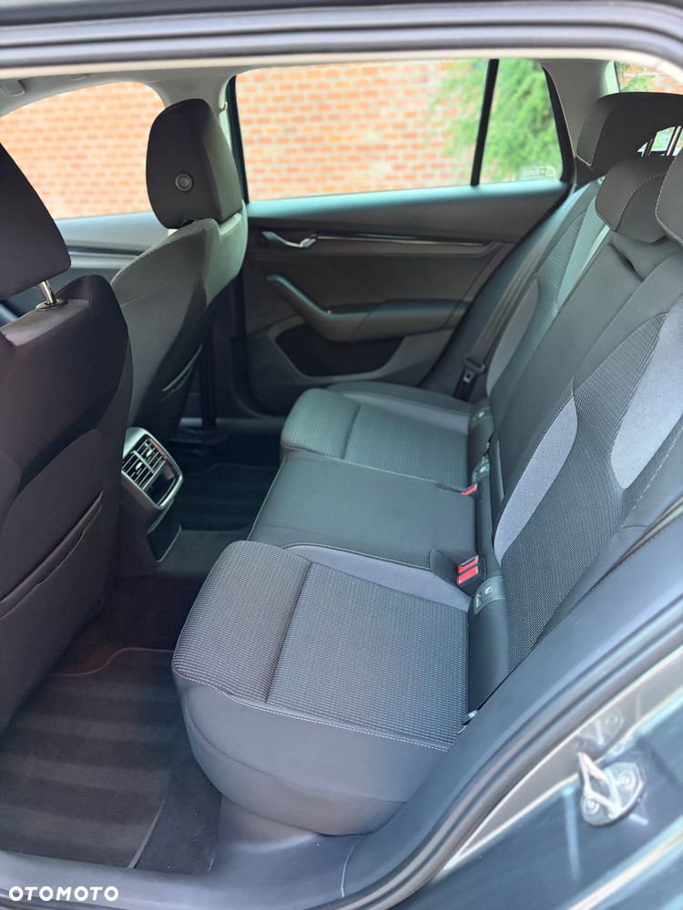 Skoda Octavia 2.0 TDI Ambition DSG - 23