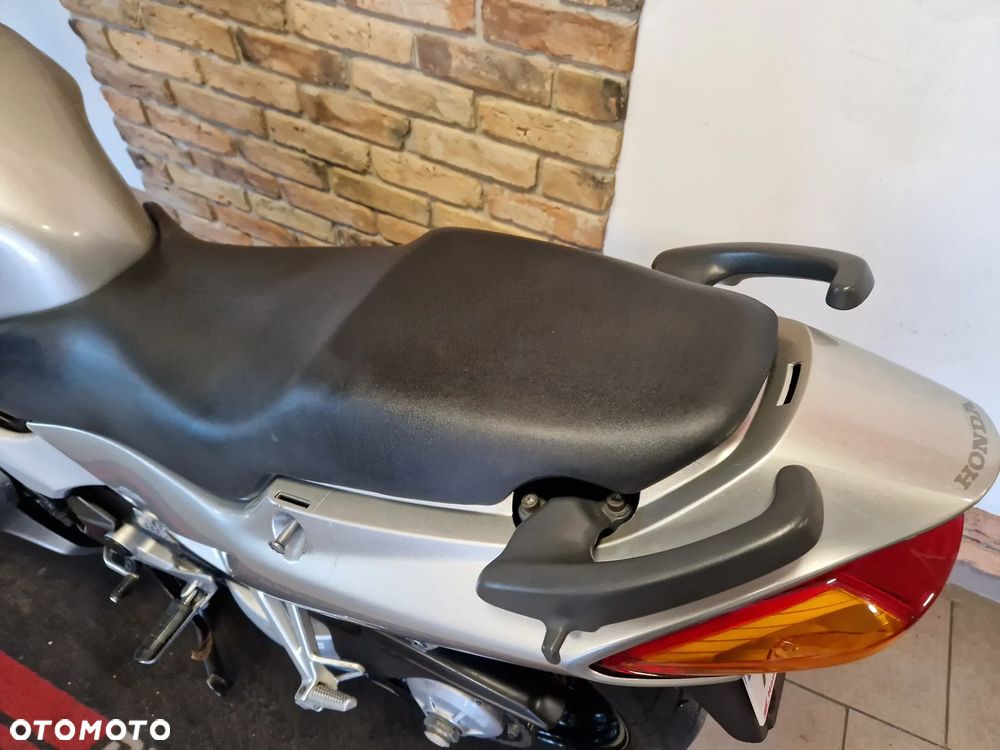 Honda VFR - 16
