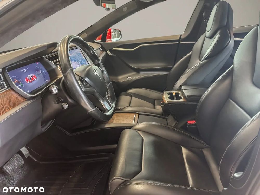 Tesla Model S - 11