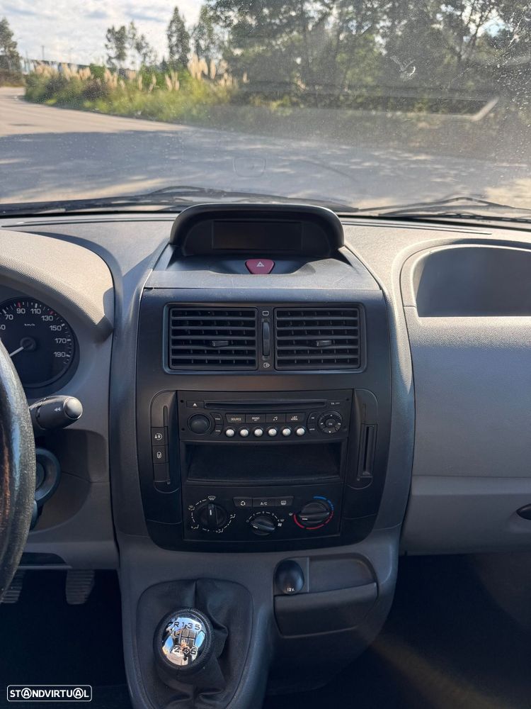 Citroën Jumpy 2.0 HDi L2H1Semi-Vidrada - 16