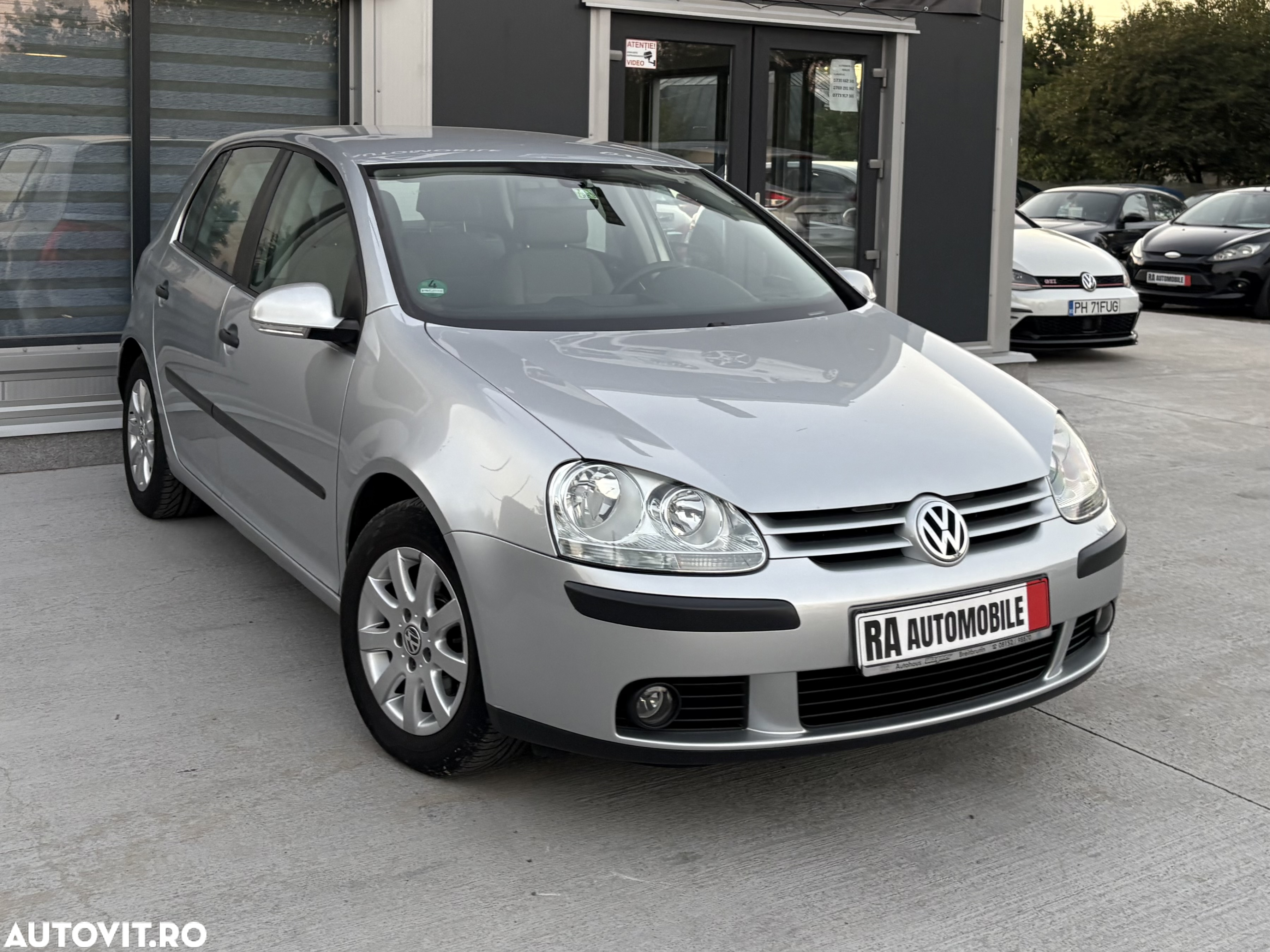 Volkswagen Golf 1.6 Comfortline - 16