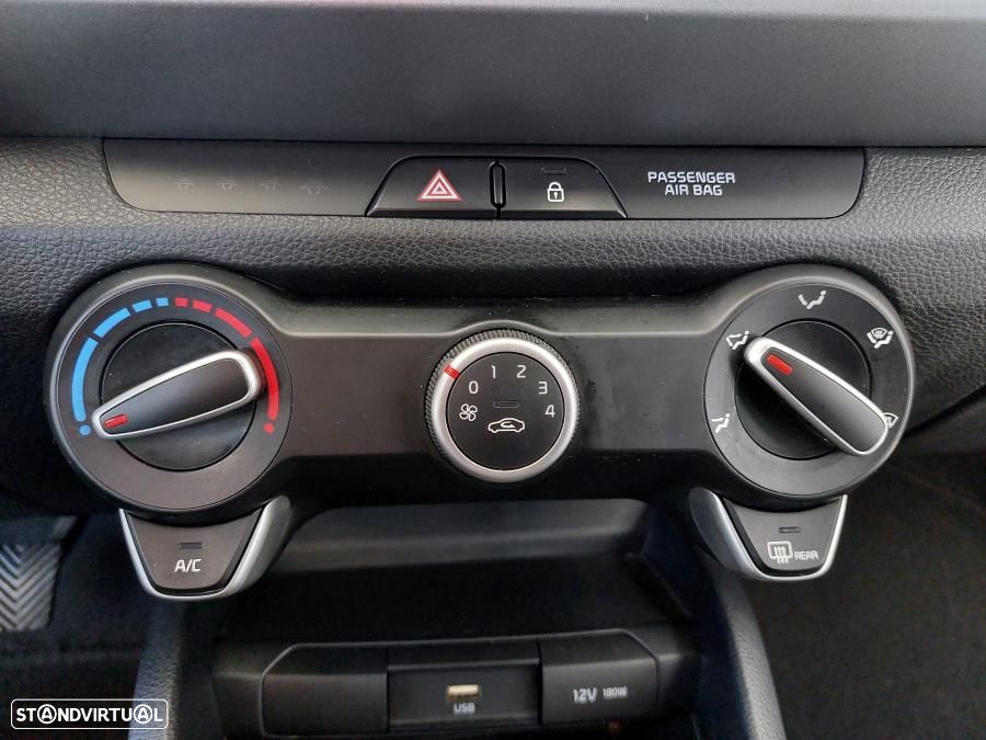 Kia Stonic 1.2 CVVT LX - 39