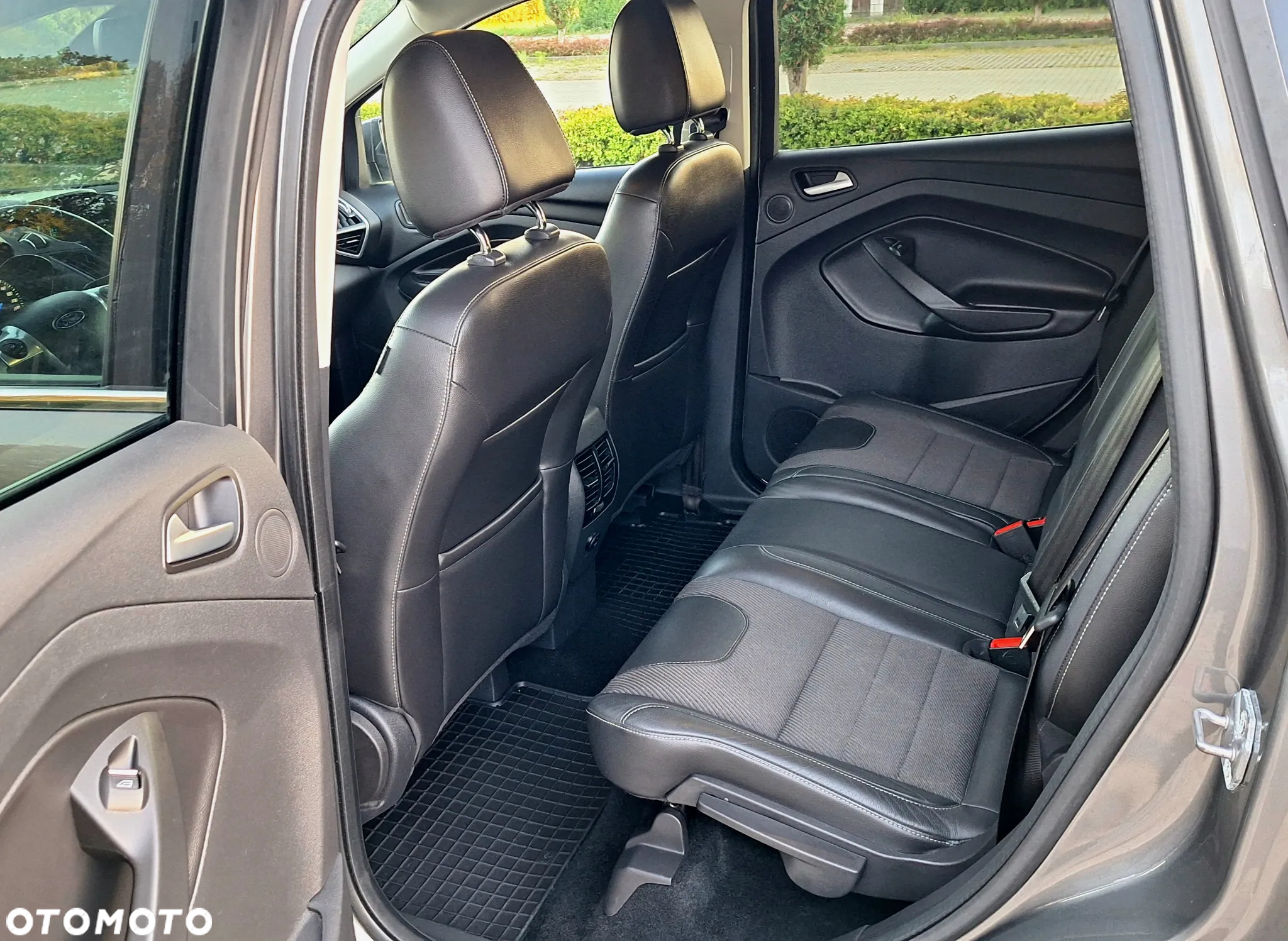 Ford Kuga 1.6 EcoBoost 2x4 Titanium - 13