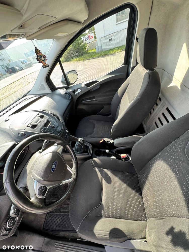 Ford Courier - 10