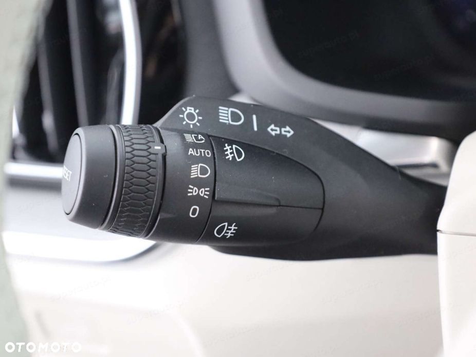 Volvo V60 B4 B Ultra Dark - 8