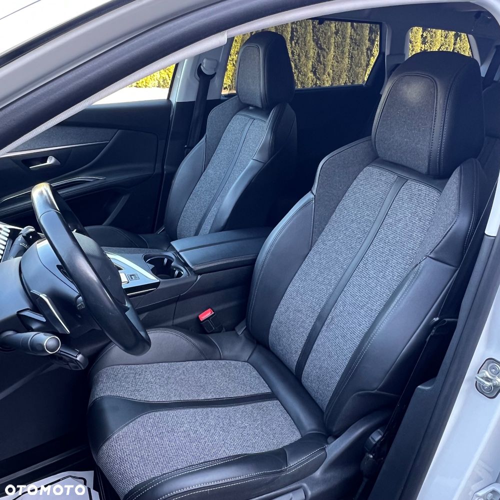 Peugeot 5008 1.5 BlueHDi Allure S&S EAT8 - 23