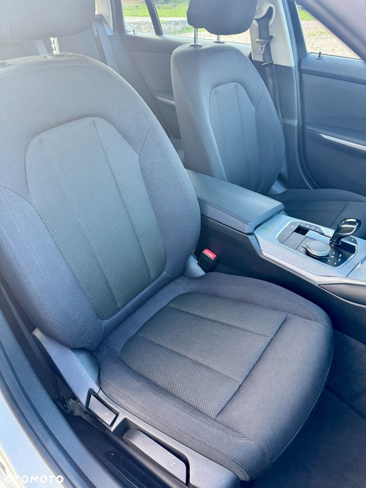 BMW Seria 3 320d xDrive mHEV - 17