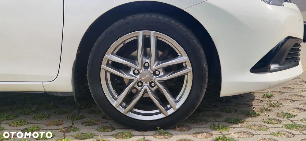Toyota Auris 1.6 Active - 4