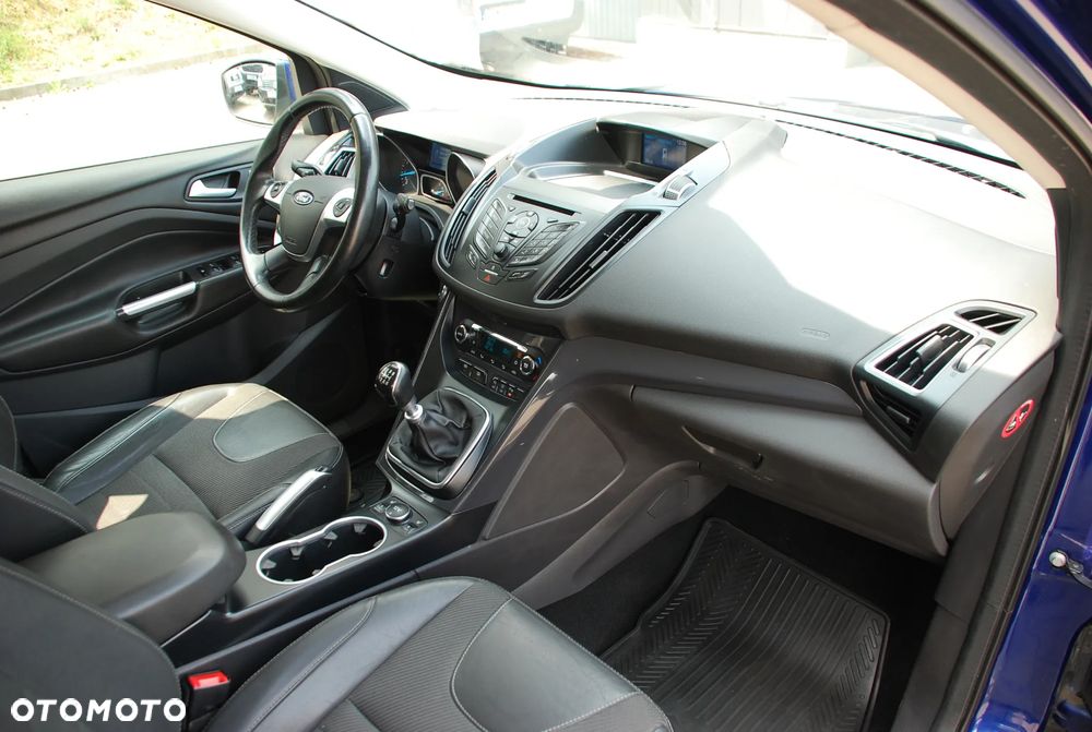 Ford Kuga 1.5 EcoBoost 2x4 Titanium - 13