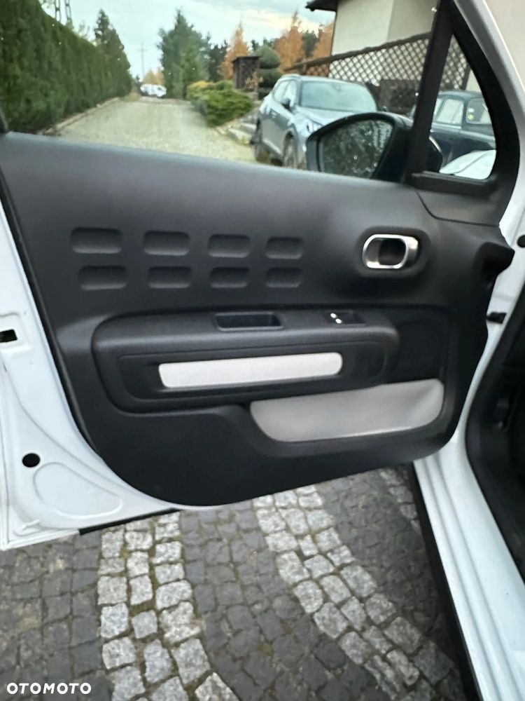 Citroën C3 BlueHDi 100 S&S SHINE - 11