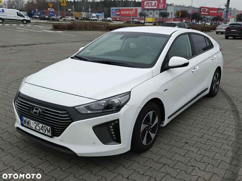Hyundai IONIQ Hybrid Business - 12