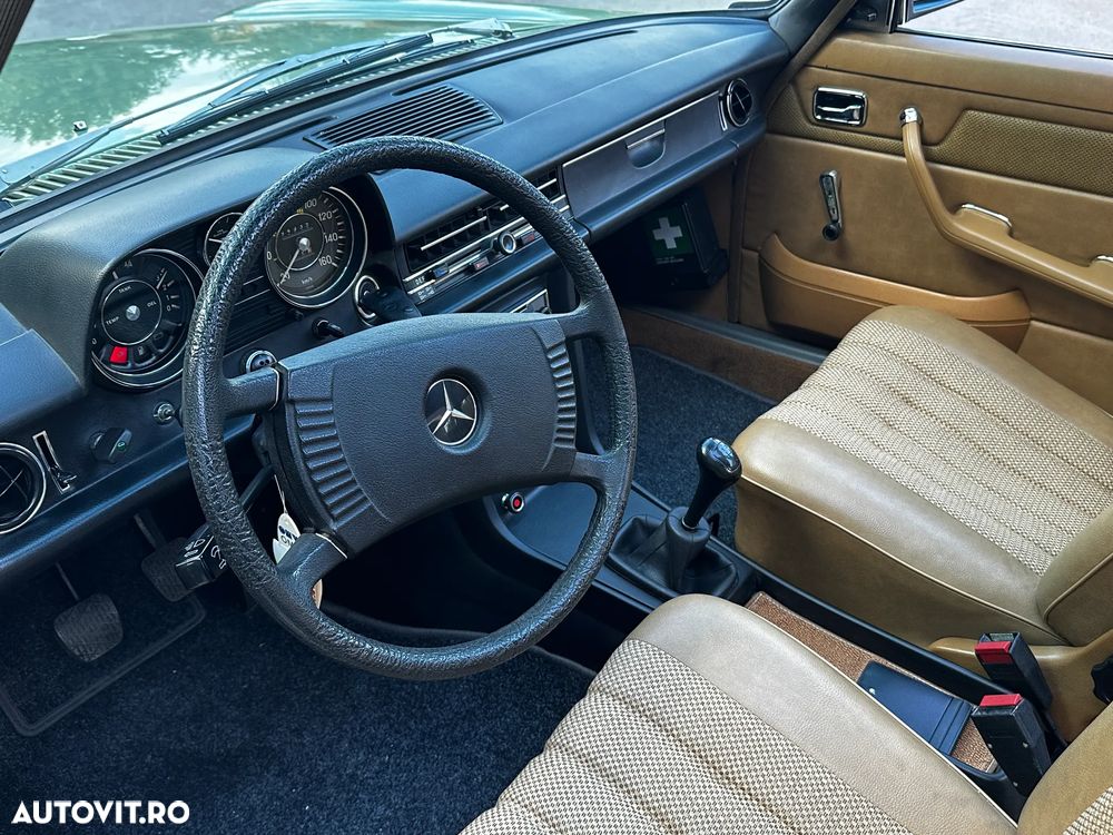 Mercedes-Benz W115 - 13