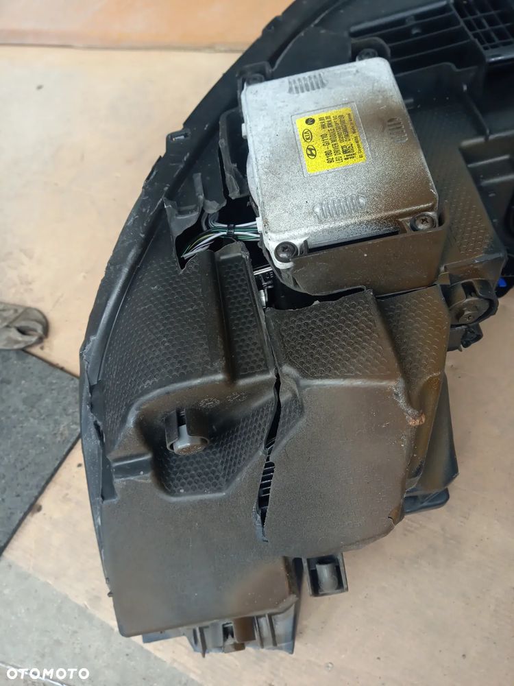 LAMPA PRZÓD  PRAWA HYUNDAI IONIQ V 5 - 4