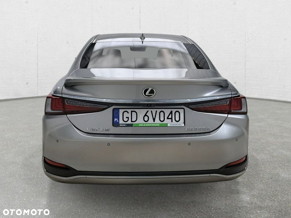 Lexus ES - 6