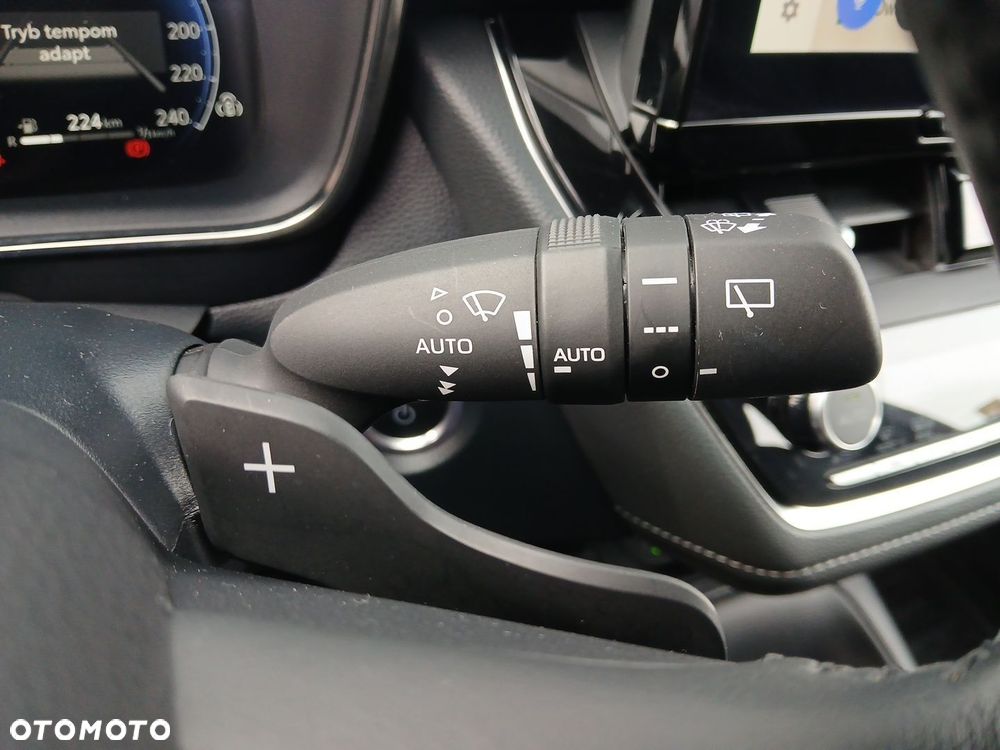 Toyota Corolla 2.0 Hybrid Comfort - 27