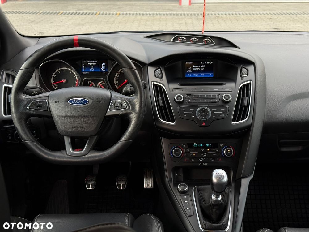 Ford Focus 2.0 EcoBoost ST - 30