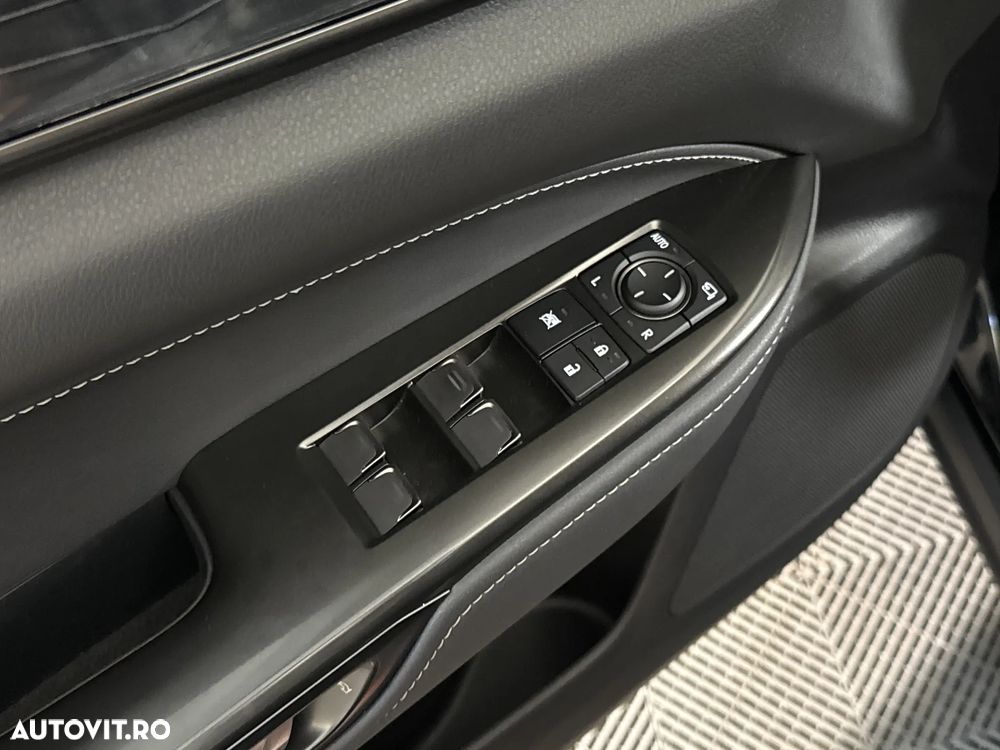 Lexus Seria NX - 14