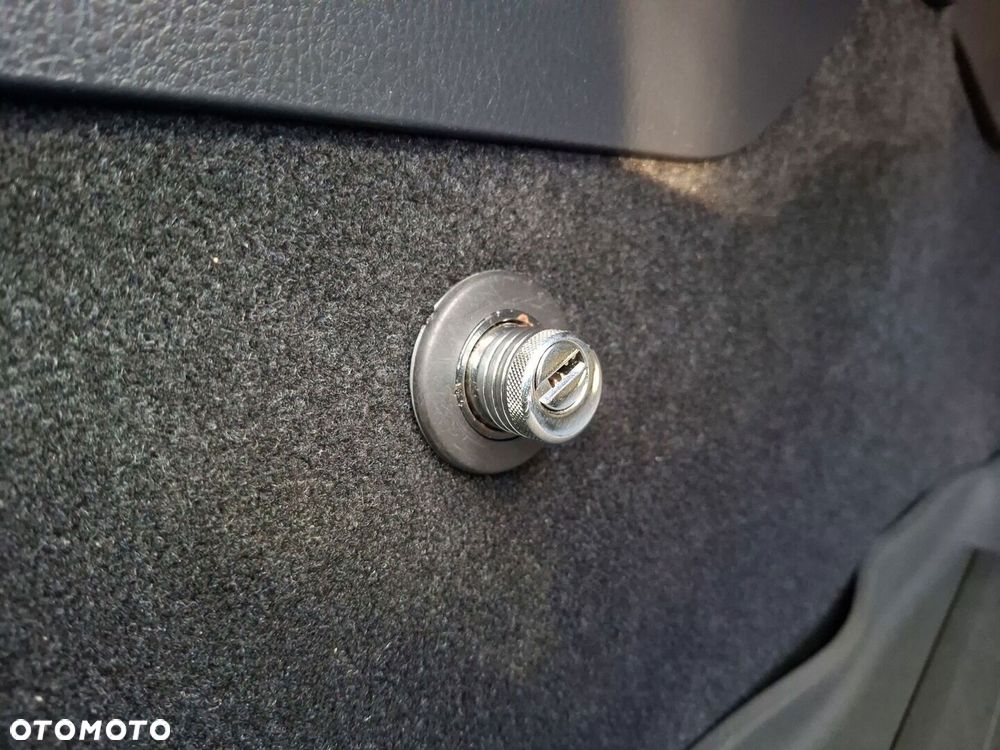 Toyota Camry 2.5 Hybrid Comfort CVT - 29