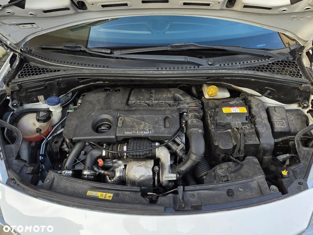 Citroën DS3 e-HDi 90 FAP SoChic - 11