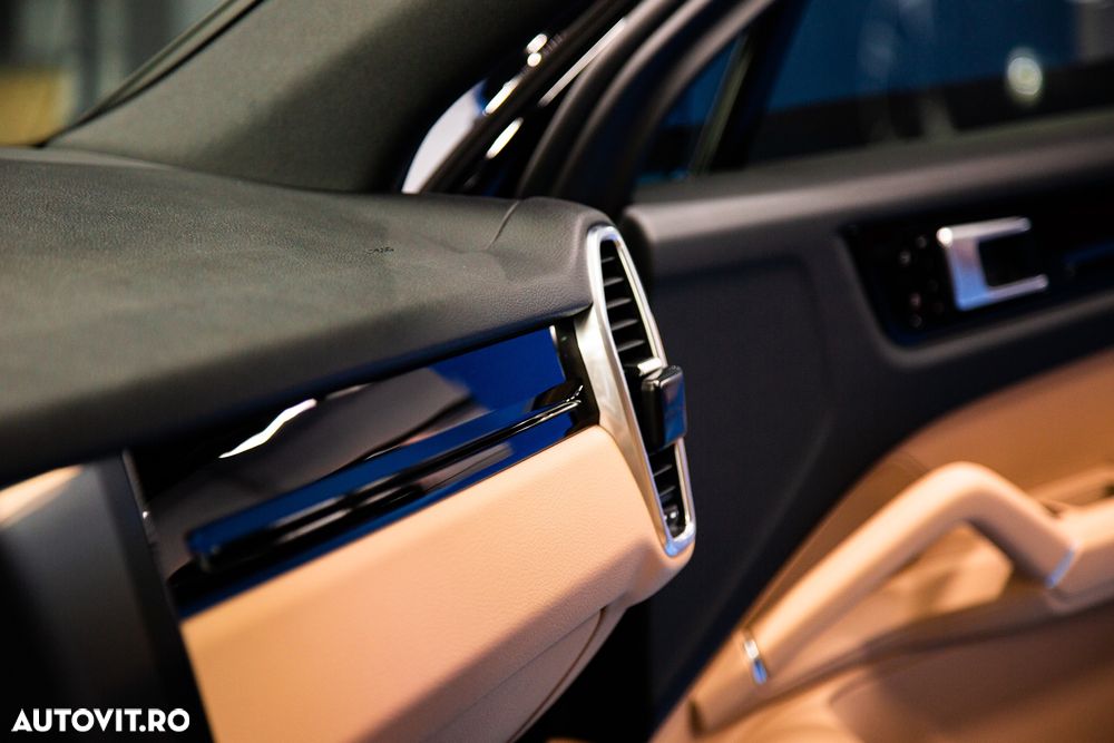 Porsche Cayenne - 17