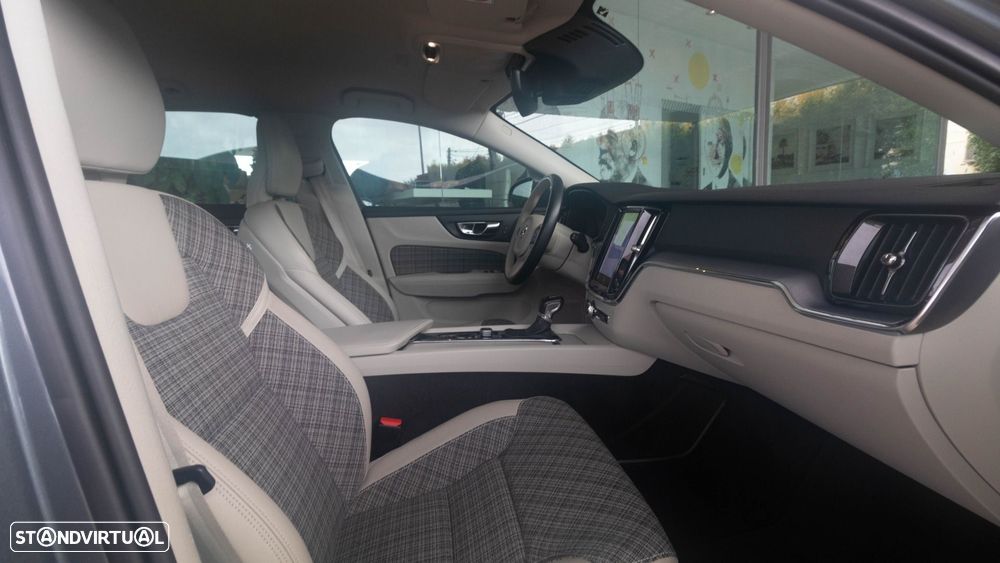 Volvo V60 2.0 D4 Momentum Plus Geartronic - 13