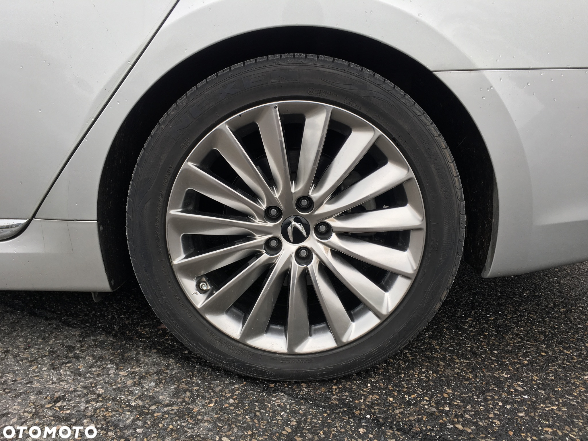 Hyundai Equus - 10