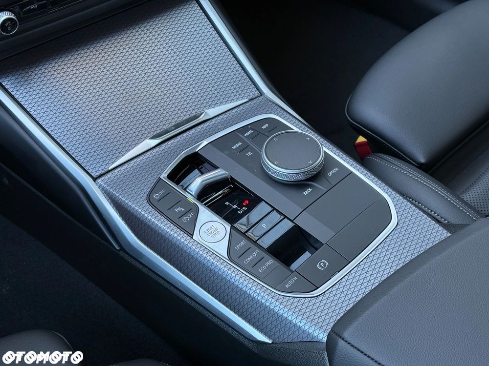 BMW Seria 3 318i M Sport - 22
