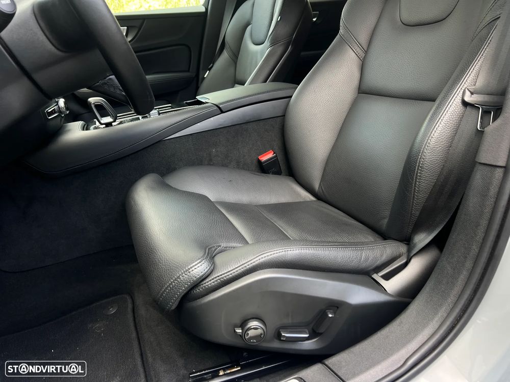 Volvo V60 2.0 T6 AWD TE Plus Dark - 28