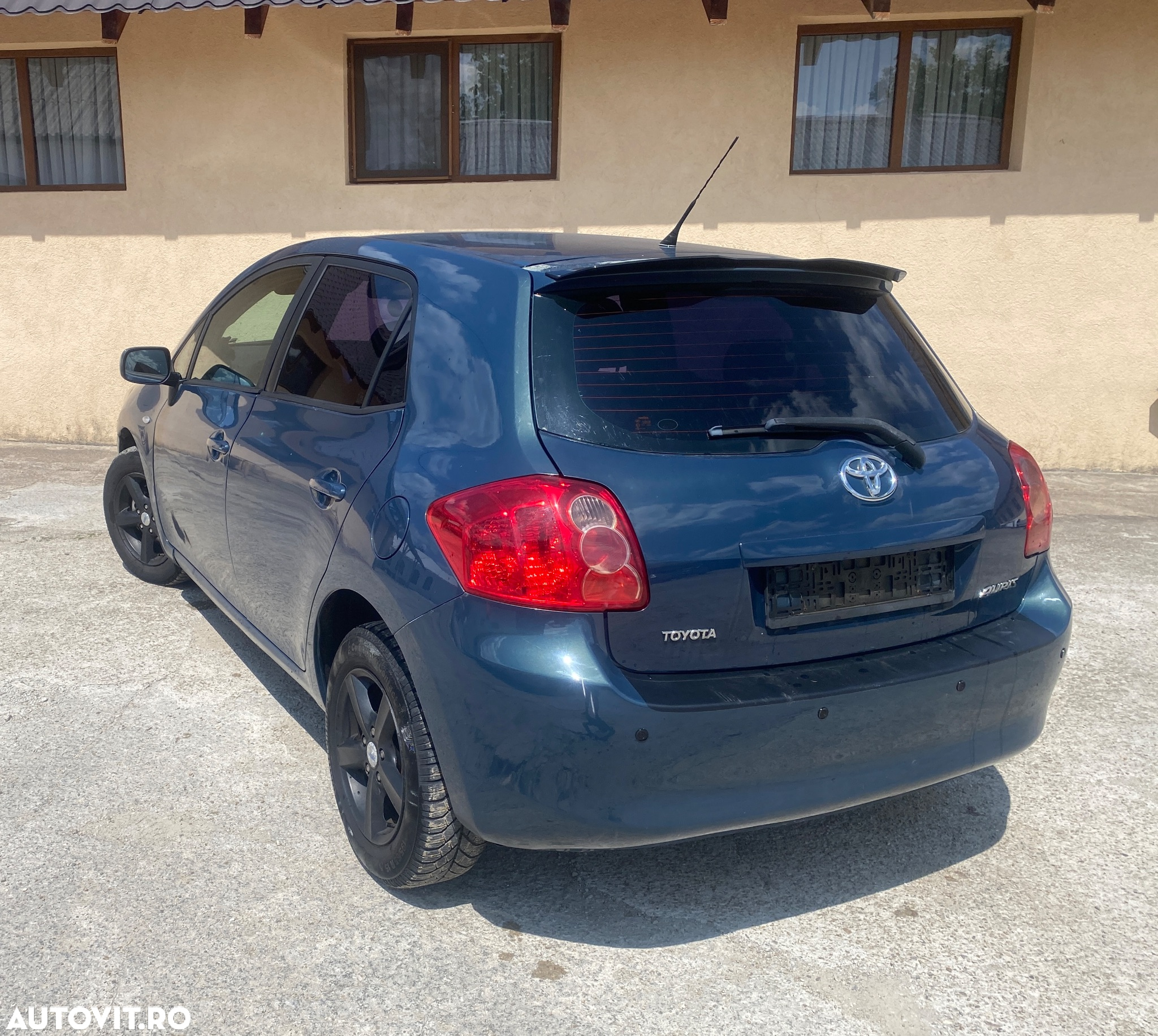 Toyota Auris 1.4 D-4D Aut Luna Plus - 2