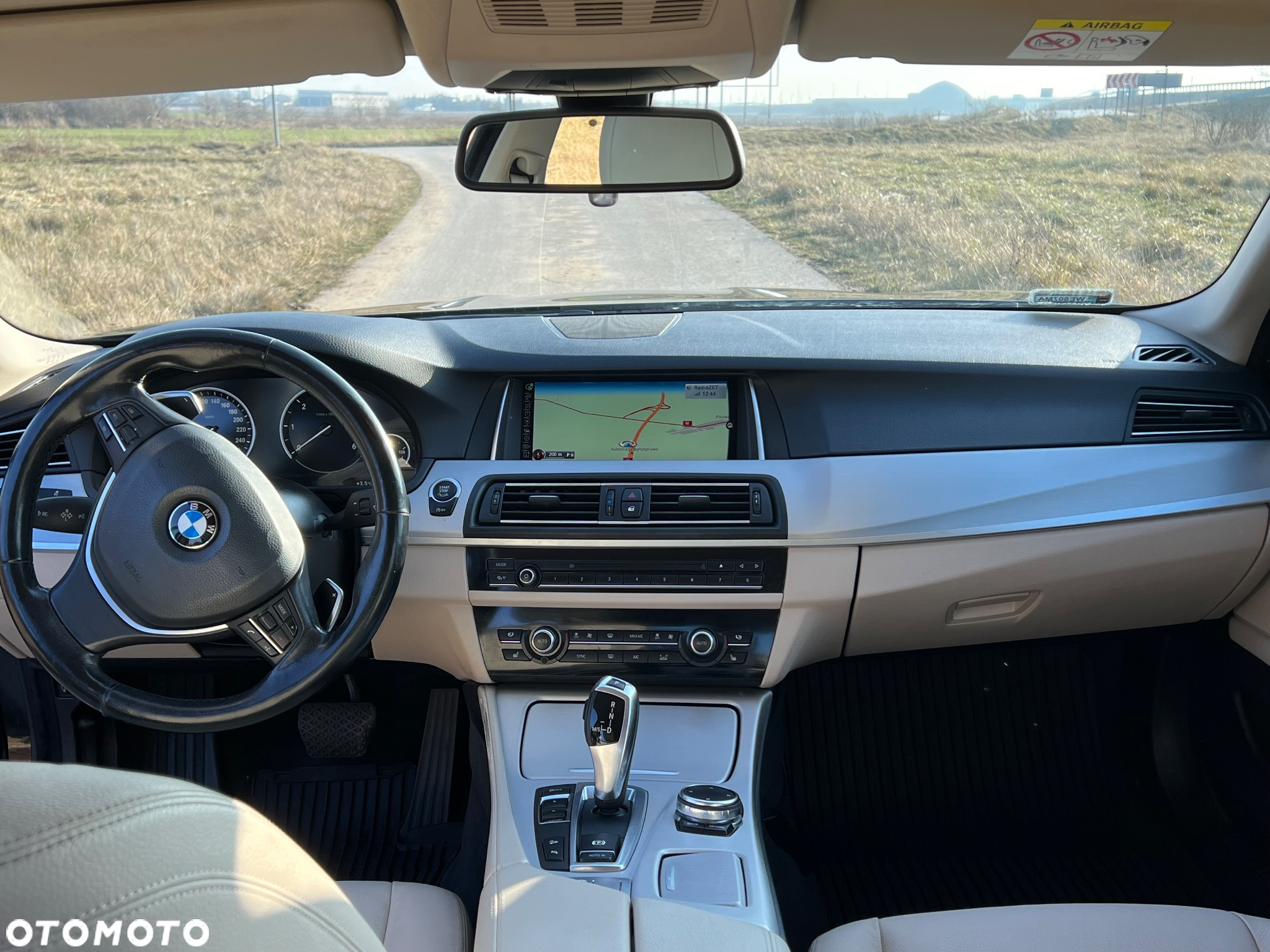 BMW Seria 5 520d xDrive - 14