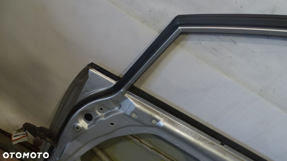 DRZWI PRAWY PRZÓD KIA CARENS III 2.0 KOL: 3D - 15