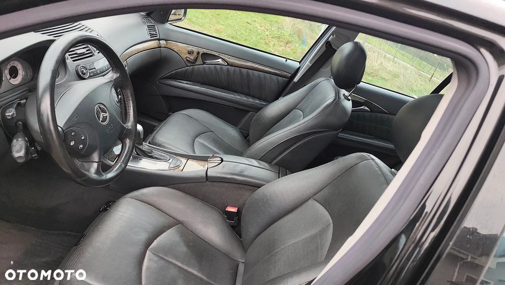 Mercedes-Benz Klasa E 500 4Matic Avantgarde Sport Edition AMG - 9