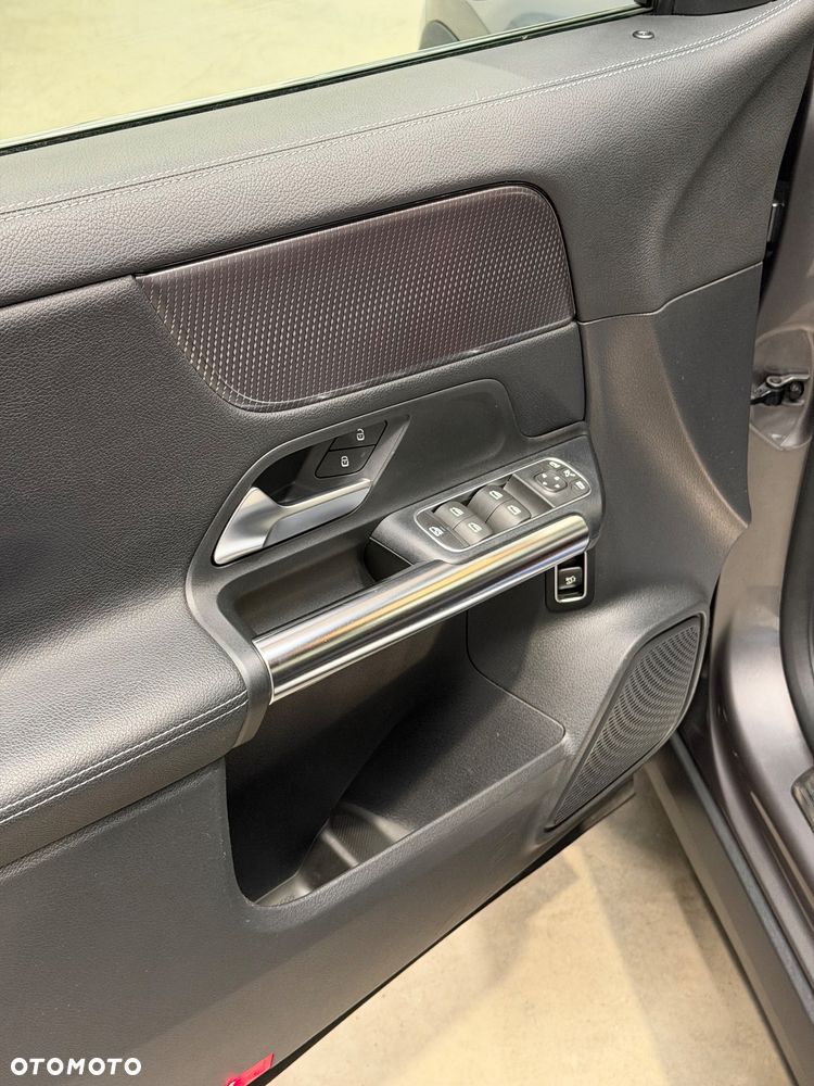 Mercedes-Benz GLA 180 Progressive - 6