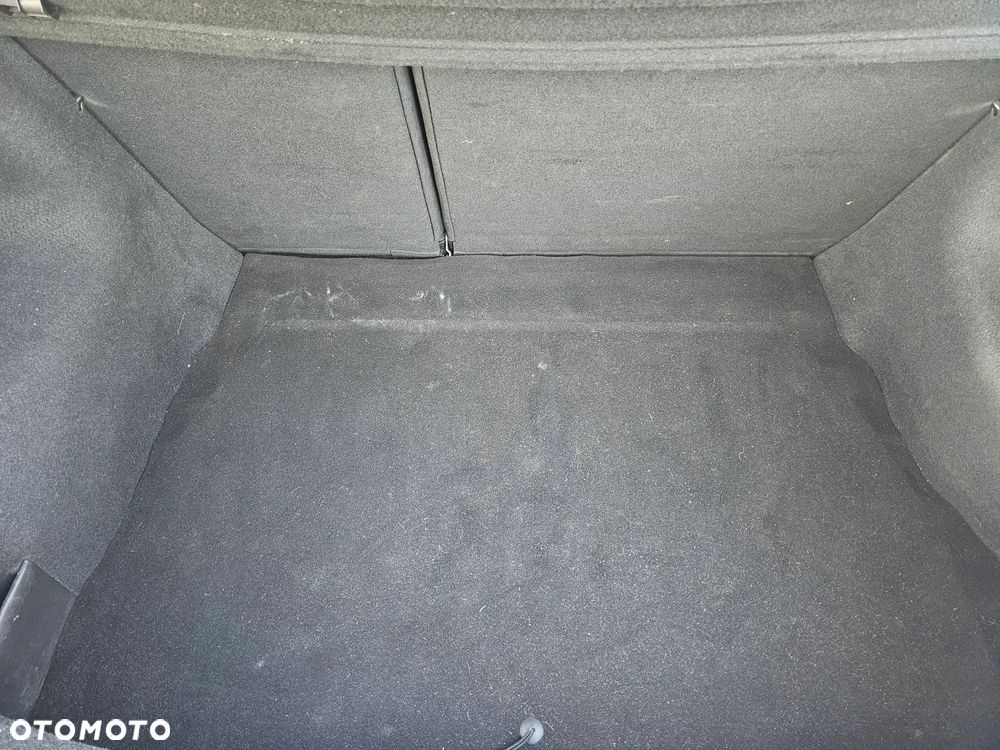 Kia Ceed - 10