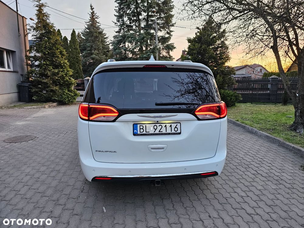 Chrysler Pacifica - 34